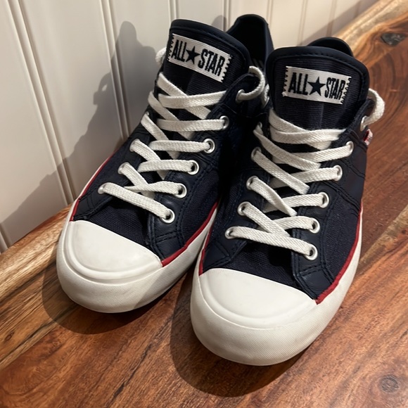 CONVERSE Chuck Taylor Canvas-Faux Leather Shoes Like New-Only Worn 1 Time - Picture 2 of 13